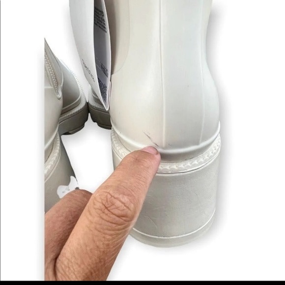 Bershka white rubberized boots - Picture 10 of 12